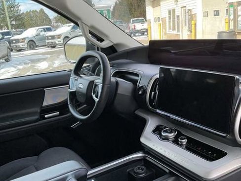 Used 2025 Ford Expedition Max Active AWD/4WD image 60
