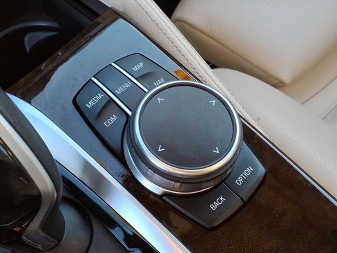 Used 2020 BMW 540i xDrive w/ Premium Package image 20