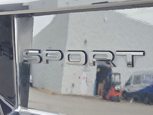 Used 2021 Land Rover Discovery Sport SE R-Dynamic AWD/4WD image 9