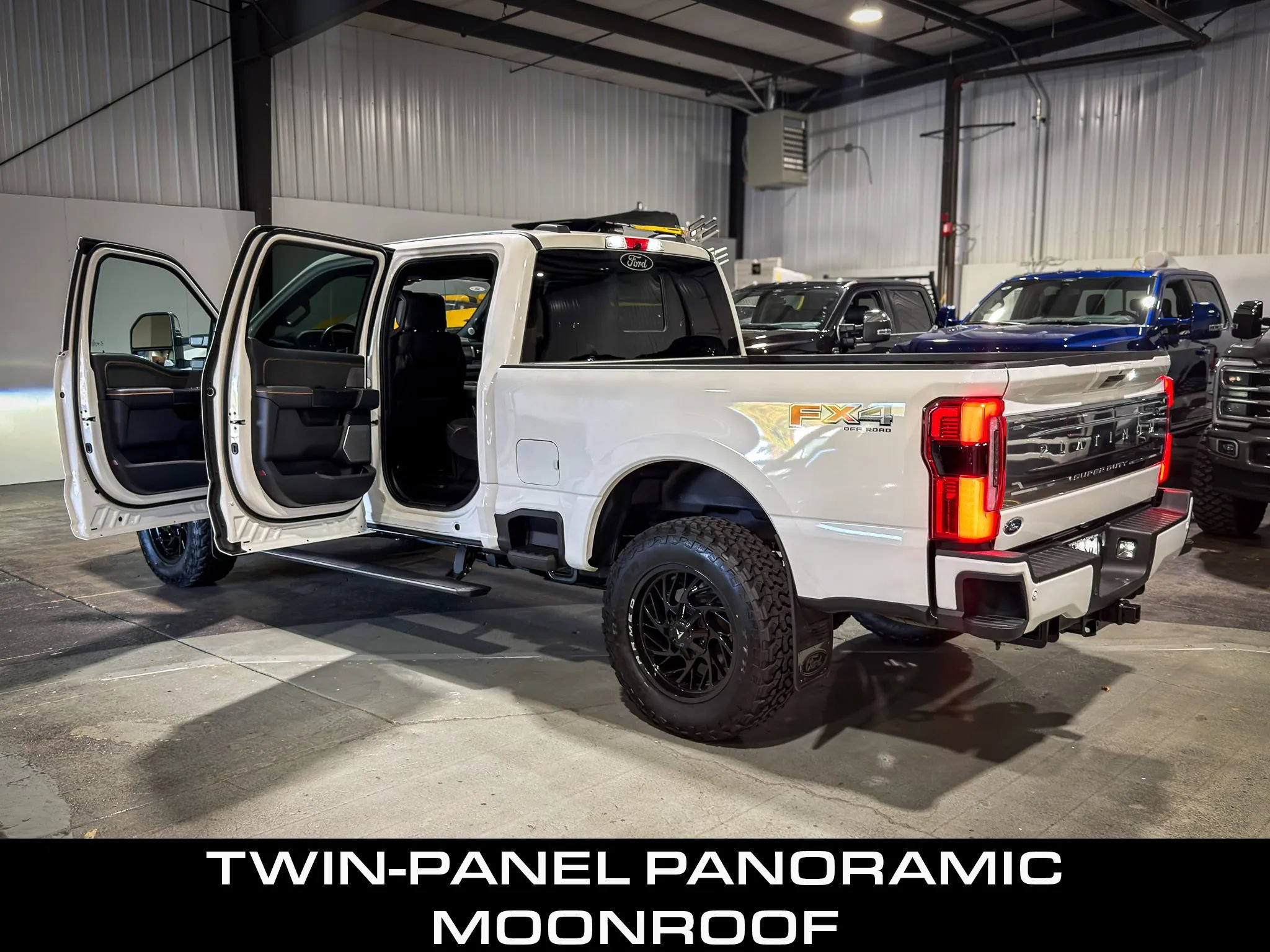 Used 2023 Ford F350 Platinum w/ FX4 Off-Road Package AWD/4WD image 32