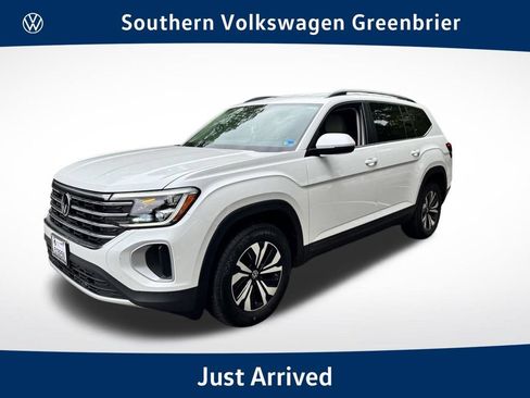 Used 2026 Volkswagen Atlas SE FWD image 1