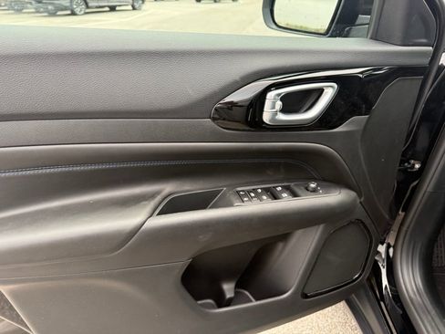 New 2026 Jeep Compass Latitude image 10