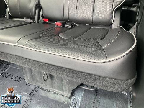 Used 2023 Chrysler Pacifica Limited w/ Uconnect Theater Family Group FWD image 31