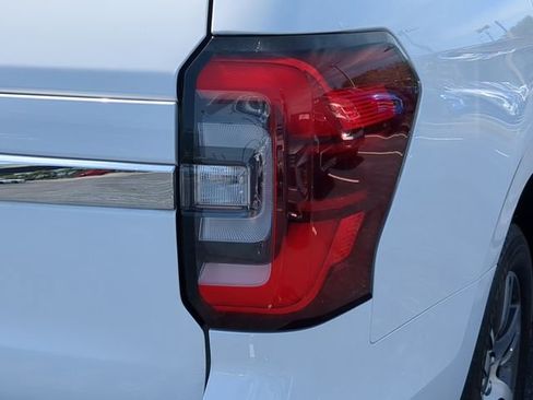 Used 2024 Ford Expedition Limited RWD image 11