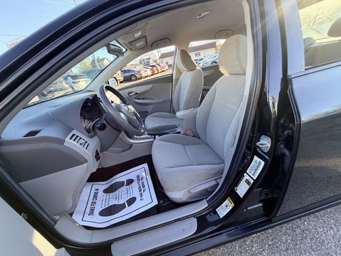 Used 2010 Toyota Corolla LE FWD image 32