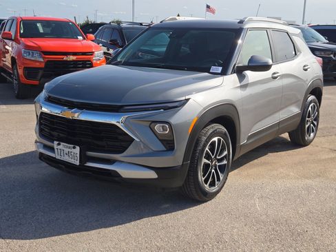Used 2024 Chevrolet TrailBlazer LT FWD image 7