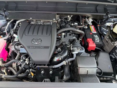 Certified 2024 Toyota Highlander XLE AWD/4WD image 10