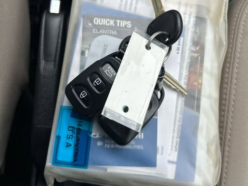 Used 2014 Hyundai Elantra SE w/ Option Group 02 image 18