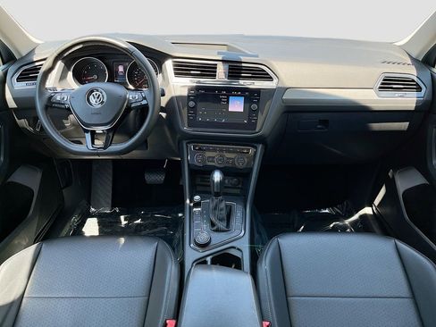 Used 2021 Volkswagen Tiguan SE AWD/4WD image 29