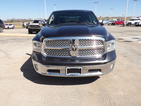 Used 2015 RAM 1500 Laramie w/ Convenience Group AWD/4WD image 4