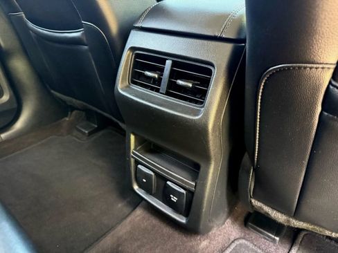 Used 2020 Ford Edge Titanium FWD image 38
