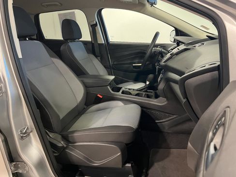 Used 2017 Ford Escape SE AWD/4WD image 36