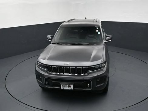 Used 2023 Jeep Grand Cherokee Overland AWD/4WD image 13