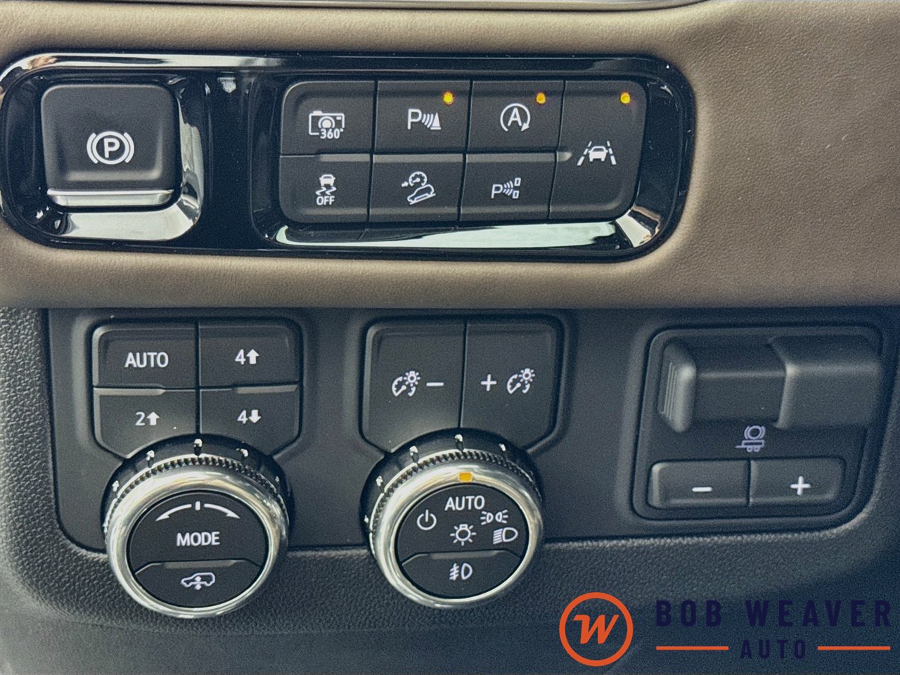 New 2026 GMC Yukon Denali Ultimate AWD/4WD image 12