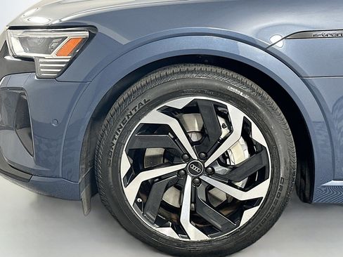 Used 2024 Audi Q8 e-tron Premium Plus w/ Premium Plus Package AWD/4WD image 12