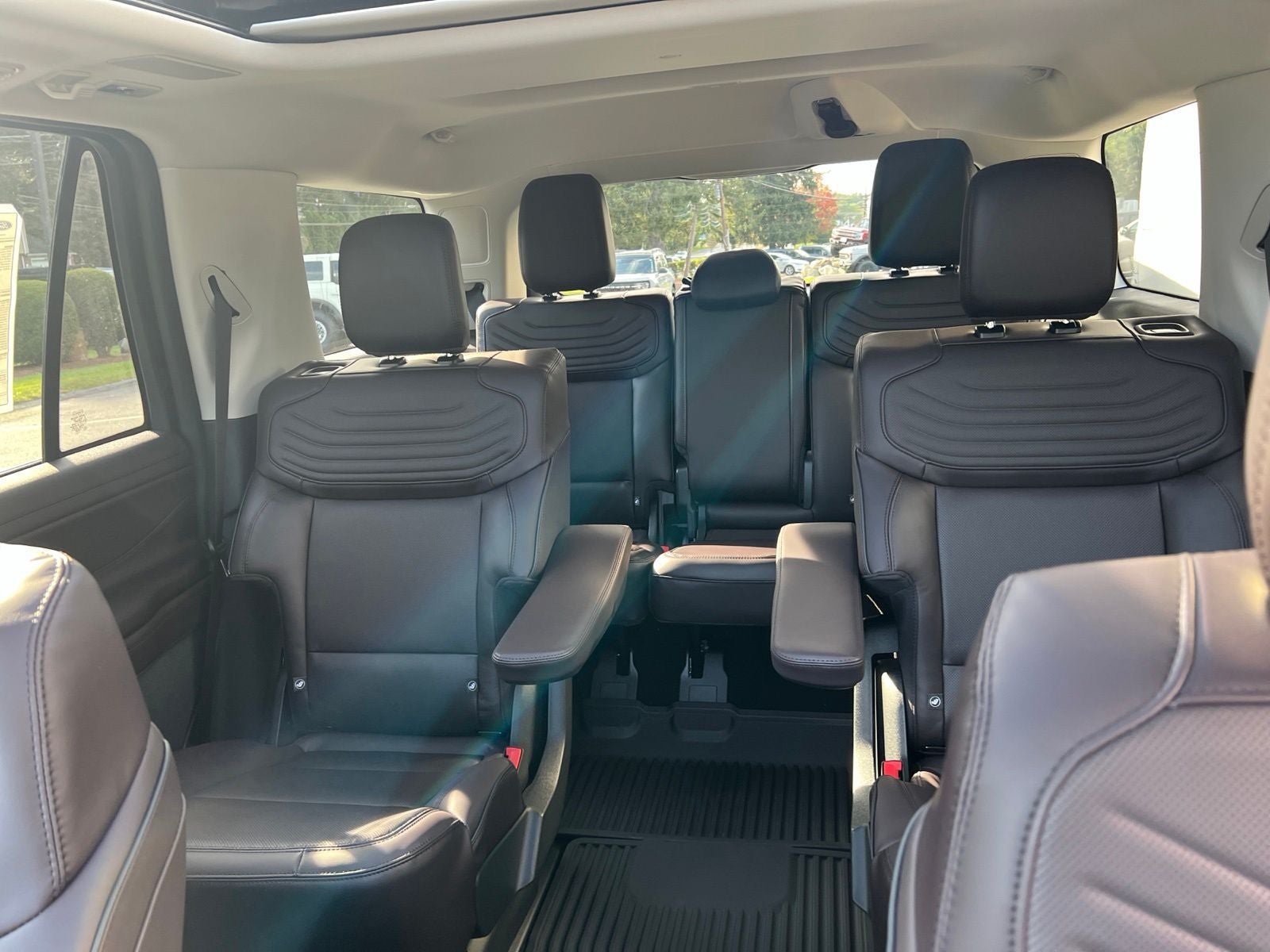 New 2027 Ford Expedition Platinum w/ Platinum Ultimate Package AWD/4WD image 34