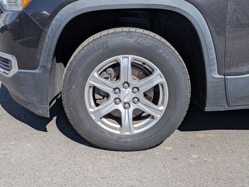 Used 2018 GMC Acadia SLE image 13