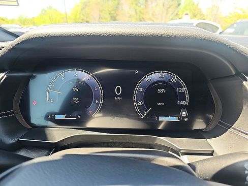 Used 2024 Jeep Grand Cherokee Limited w/ Black Appearance Package AWD/4WD image 19