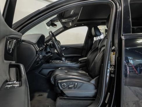 Used 2017 Audi Q7 3.0T Prestige w/ Prestige Package AWD/4WD image 6