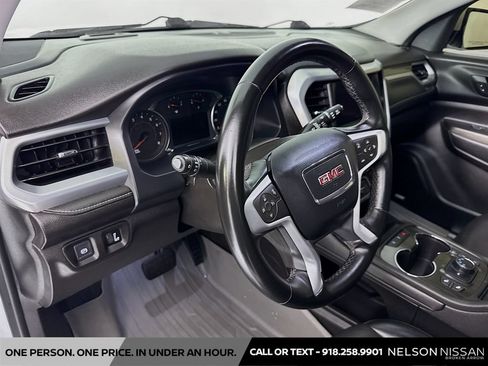 Used 2023 GMC Acadia SLT AWD/4WD image 9