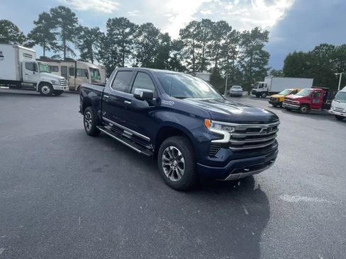 Used 2022 Chevrolet Silverado 1500 High Country w/ Z71 Off-Road Package AWD/4WD image 2