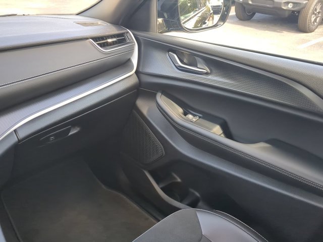 Certified 2025 Jeep Grand Cherokee Altitude AWD/4WD image 20
