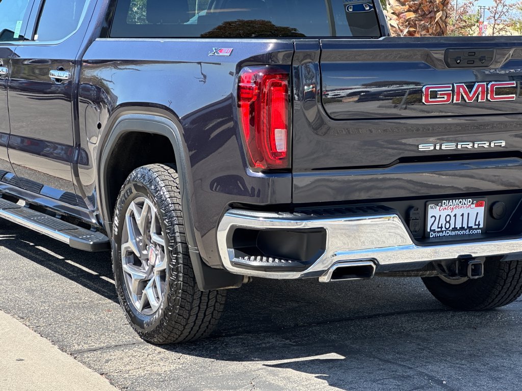 Used 2023 GMC Sierra 1500 SLT w/ SLT Premium Package AWD/4WD image 5