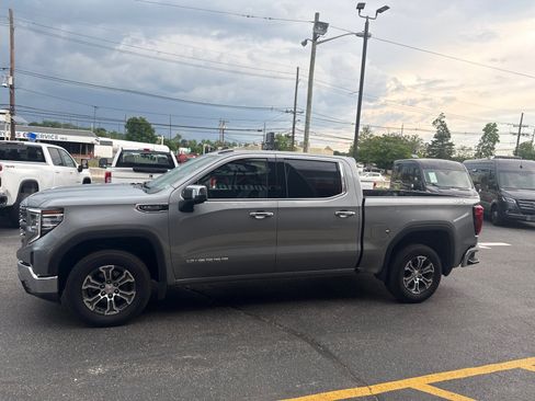 Used 2025 GMC Sierra 1500 SLT AWD/4WD image 4