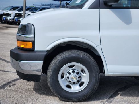New 2026 Chevrolet Express 3500 w/ Power Convenience Package RWD image 4