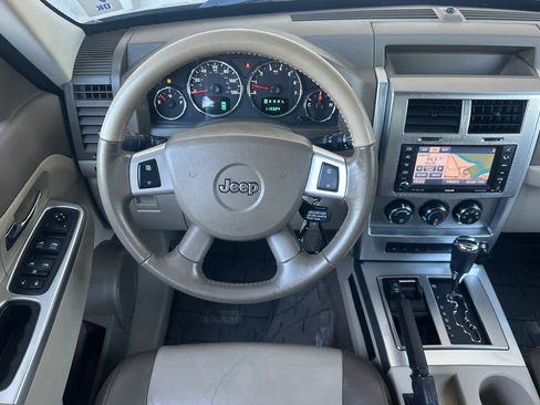 Used 2008 Jeep Liberty Limited w/ Premium Group AWD/4WD image 14