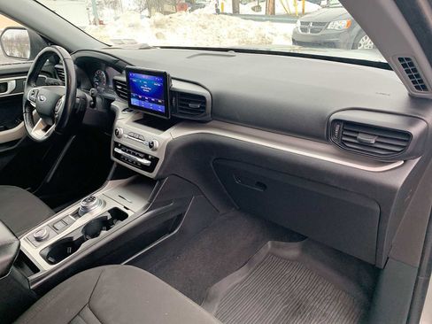 Used 2020 Ford Explorer XLT image 27