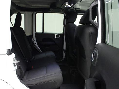 Used 2023 Jeep Wrangler Sahara image 15