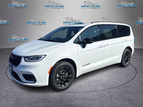 New 2026 Chrysler Pacifica Select image 6