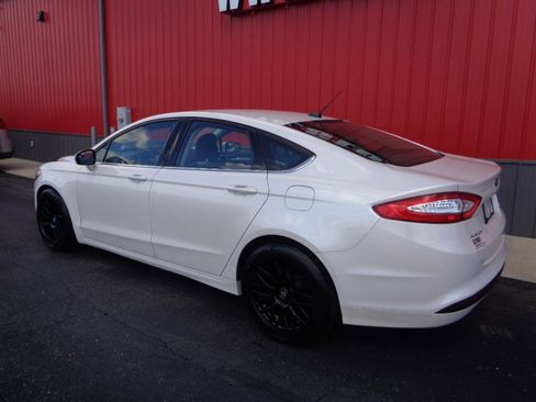Used 2015 Ford Fusion SE image 7