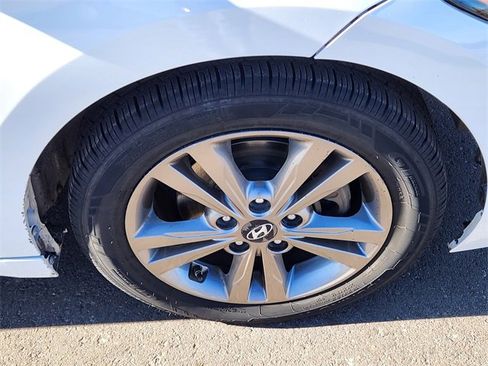 Used 2017 Hyundai Elantra SE w/ SE A/T Tech Package 03 image 14