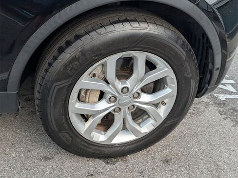 Used 2019 Land Rover Discovery SE image 16