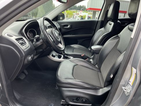 Used 2020 Jeep Compass Latitude w/ Popular Equipment Group AWD/4WD image 11