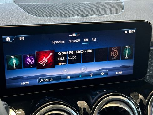 New 2025 Mercedes-Benz GLB 250 4MATIC image 18