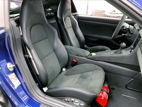 Used 2025 Porsche 718 Cayman GT4 RS image 19