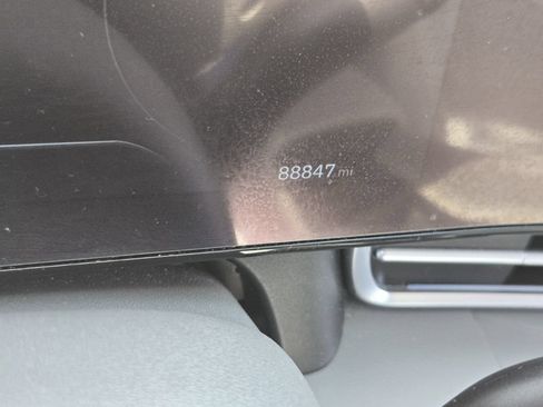 Used 2024 Hyundai Elantra Blue FWD image 22