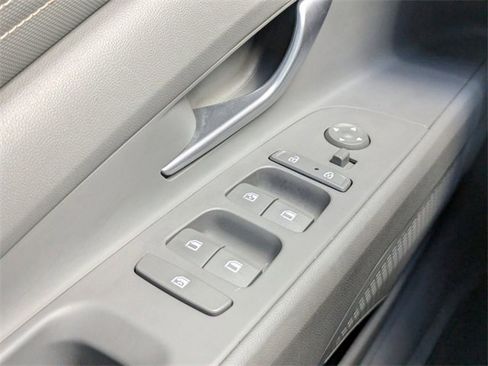 Used 2023 Hyundai Elantra SEL w/ Convenience Package image 24