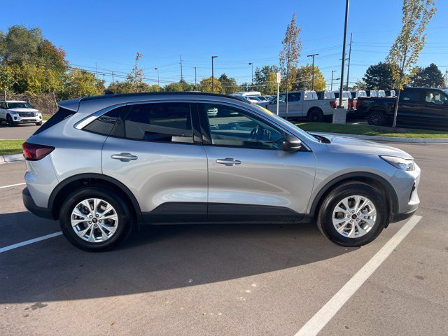 Used 2024 Ford Escape Active w/ Tech Pack #1 AWD/4WD image 4