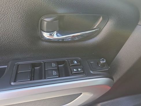Used 2021 Nissan Titan SV w/ SV Convenience Package RWD image 23