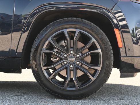 Used 2024 Jeep Grand Wagoneer Series II w/ Quick Order Packagew 28T AWD/4WD image 13