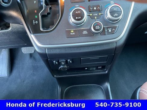 Used 2020 Toyota Sienna Limited Premium w/ Carpet Mat Package AWD/4WD image 43