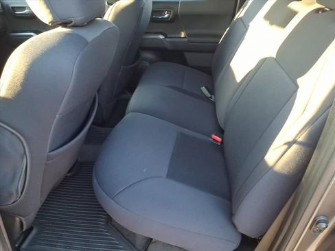 Used 2021 Toyota Tacoma TRD Sport image 7