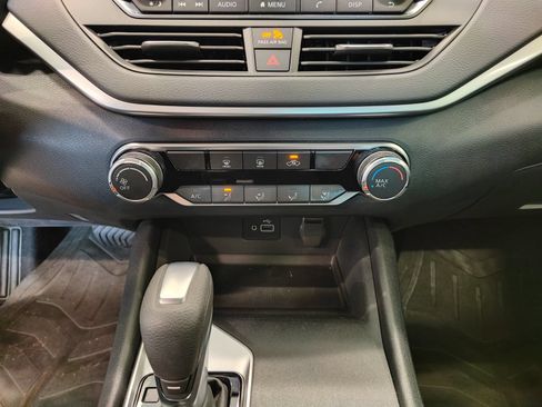 Used 2023 Nissan Altima 2.5 S FWD image 24