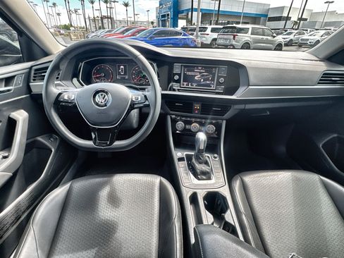 Used 2020 Volkswagen Jetta SE image 20