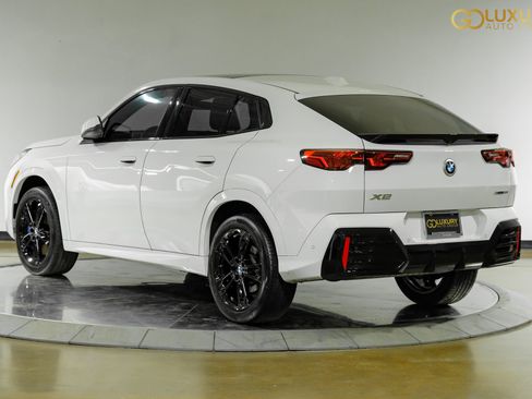 Used 2025 BMW X2 xDrive28i w/ M Sport Package AWD/4WD image 12