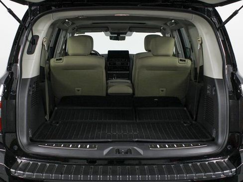 New 2024 Nissan Armada Platinum w/ Captain's Chairs Package image 8